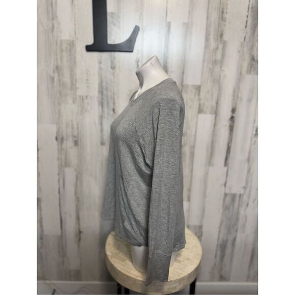 Eddie Bauer gray top - Picture 3 of 7